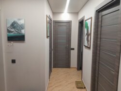 Продам 2-х кімнатну квартиру з дизайнерським ремонтом в престижному районі міста фото 12