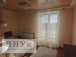 Продаж 3-кiмн. квартири на Злуки в повнiстю цегляному будинку фото 4