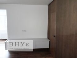 Продам 1-о кімнатну квартиру-студію з якісним ремонтом та цікавим плануванням фото 4
